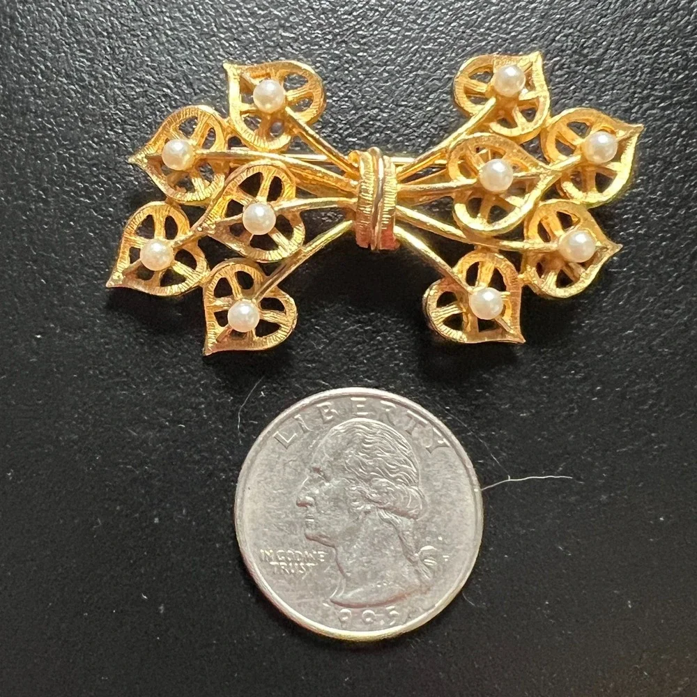 Gold Tone Filigree‎ Bow Brooch Faux Pearl Accent Floral Vintage Inspired Pin